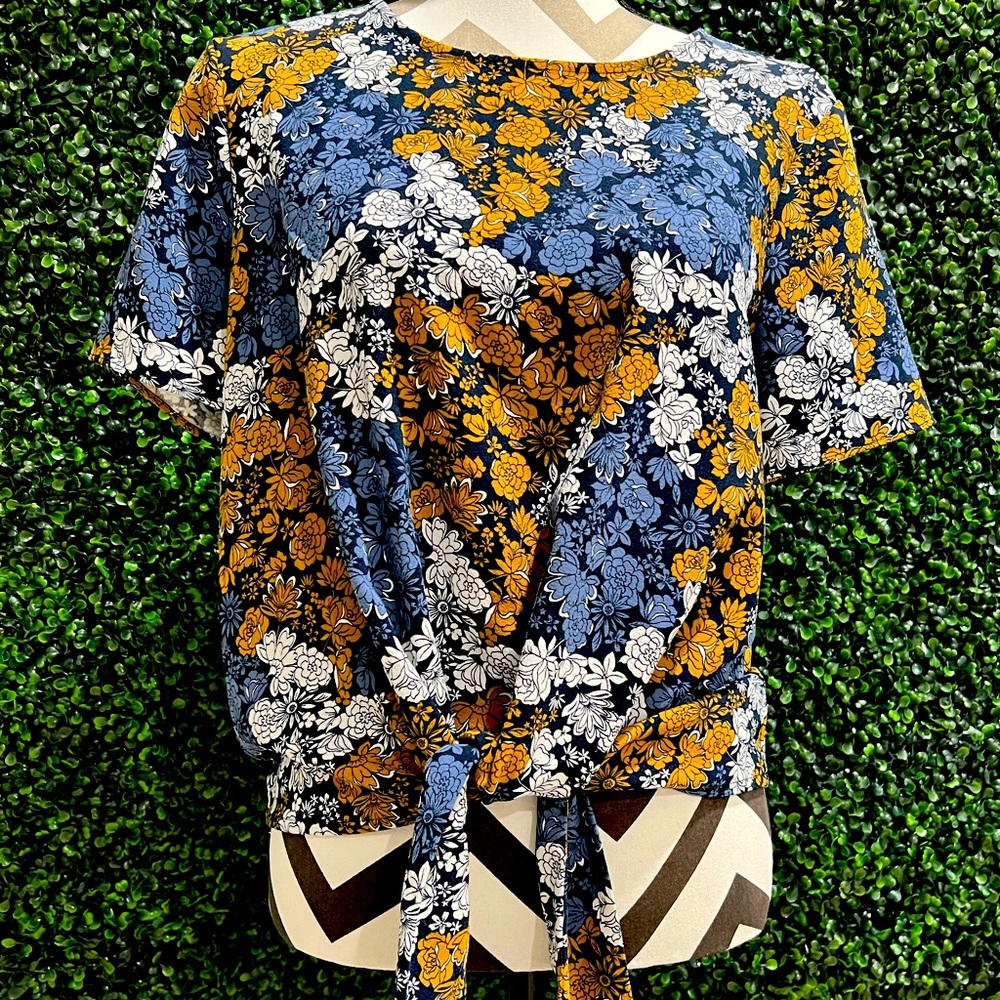 Ann Taylor Small tie bottom floral top
